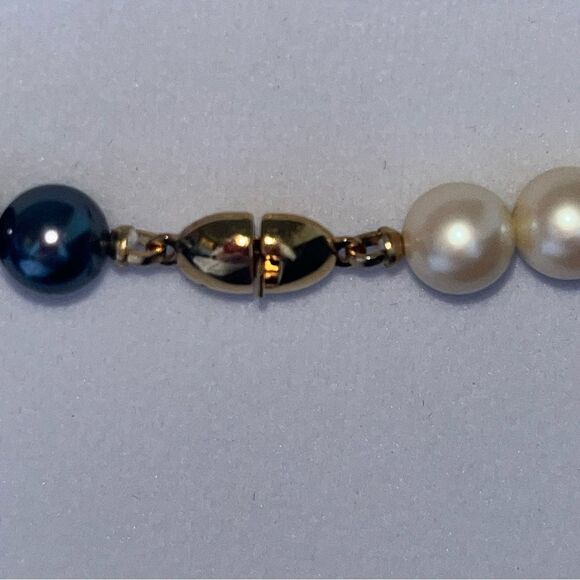 Vintage Monet Faux Gray and Cream Pearl Necklace - Picture 4 of 4